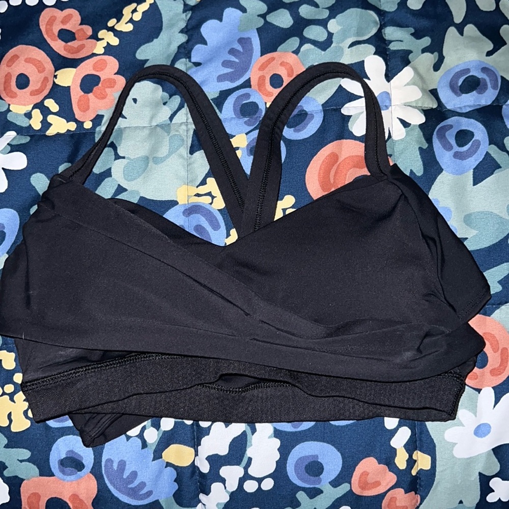 Lululemon sports bra